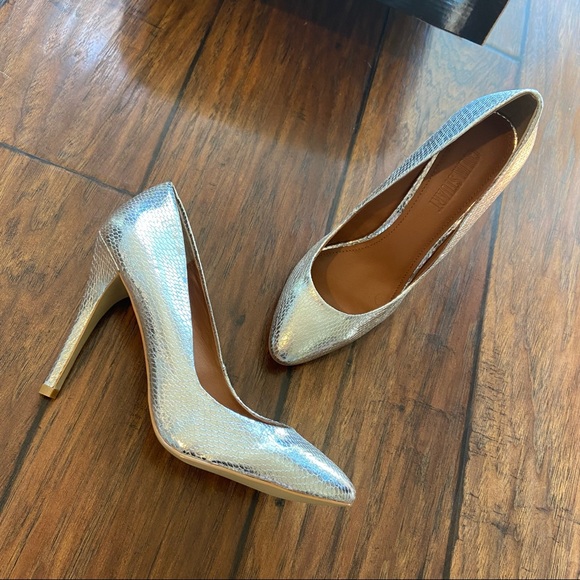 New Colin Stuart (from VS) Silver Almond Toe Pointed Heels Pumps 9 - Picture 2 of 5
